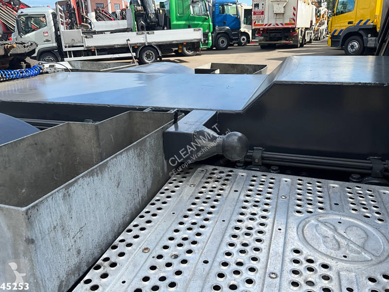 شاحنة Mercedes 3253 8x4 Hiab 105 Tonmeter...