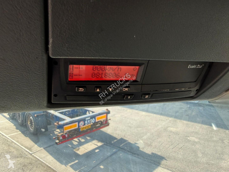 شاحنة MAN TGS 6X2 EURO 6 + BOX 9,70 M + ZEPRO...