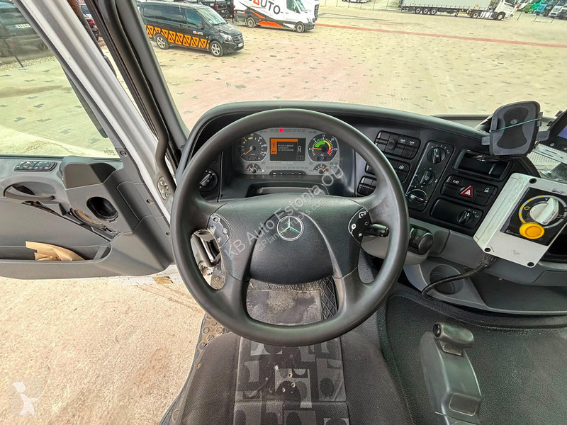شاحنة Mercedes 3244 8x4 CIFA SL 9 m3