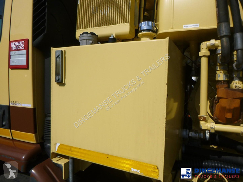 شاحنة Renault D 26 Wide 6x2 vacuum tank 11 m3