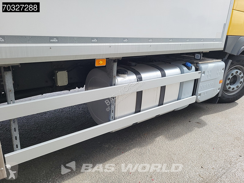 شاحنة Volvo 450  6X2 7,63m Box Retarder Full...