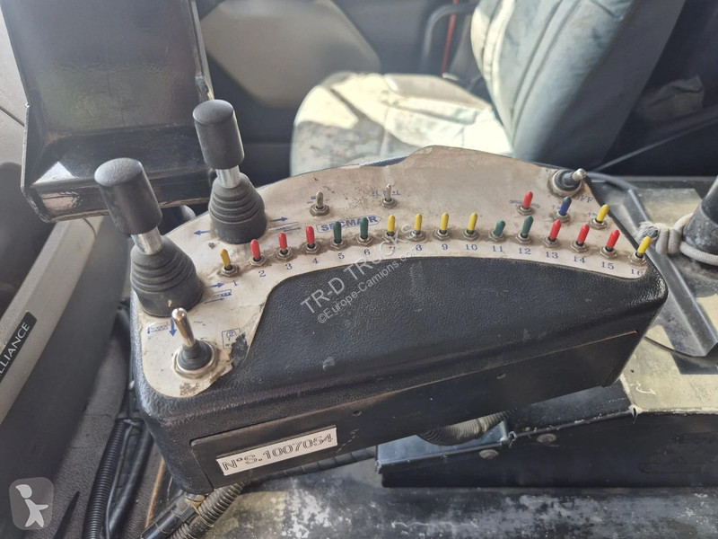 شاحنة Renault 440 PATA - SECMAIR CHIPSEALER 440...