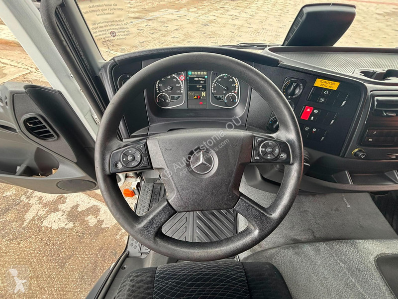 Mercedes 916 4x2 BOX L=6613 mm truck