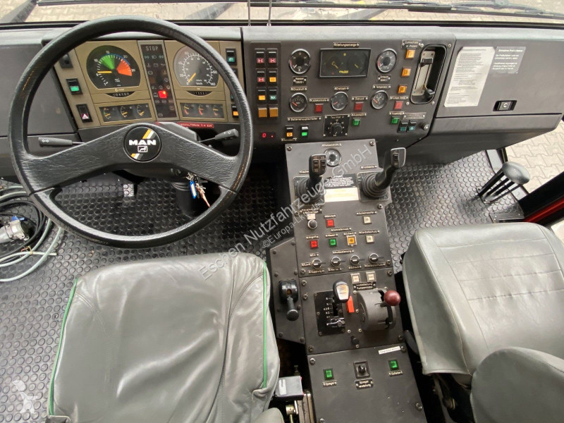 شاحنة MAN 38.000 AEG 8x8 Flugfeldlöschfahrzeug...