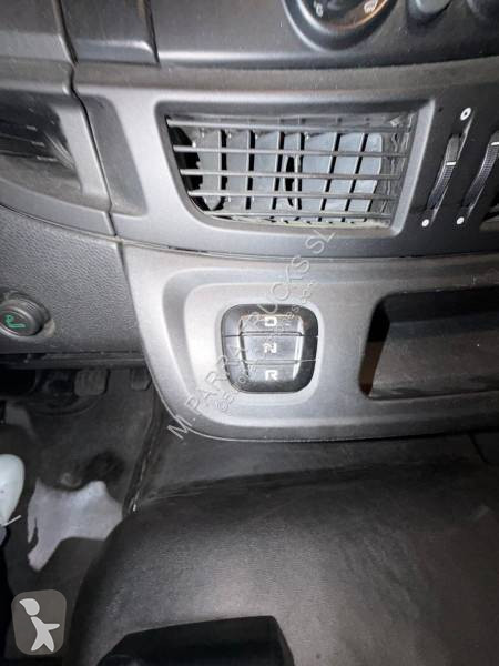 شاحنة Iveco 10E18