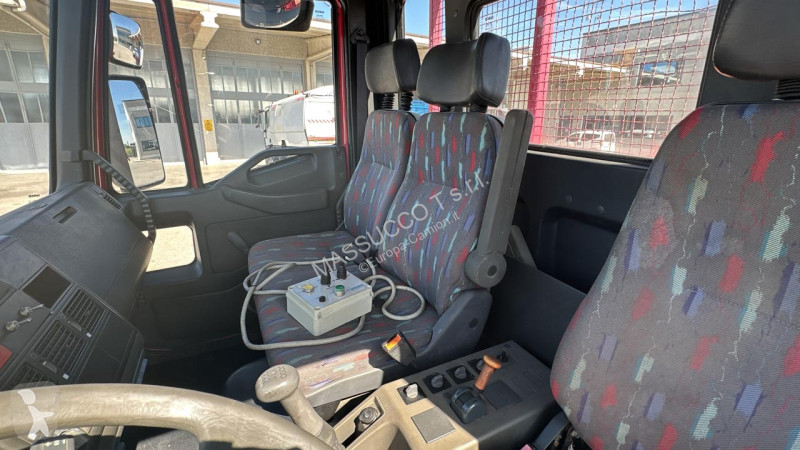 شاحنة Iveco 100E21 4X4