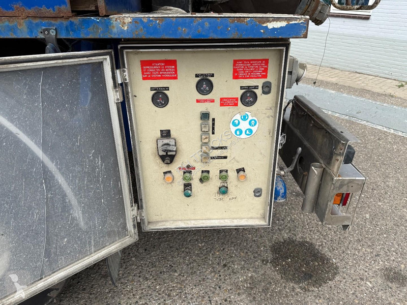 شاحنة Renault 370 6x4 Vacuum tank 12,000...