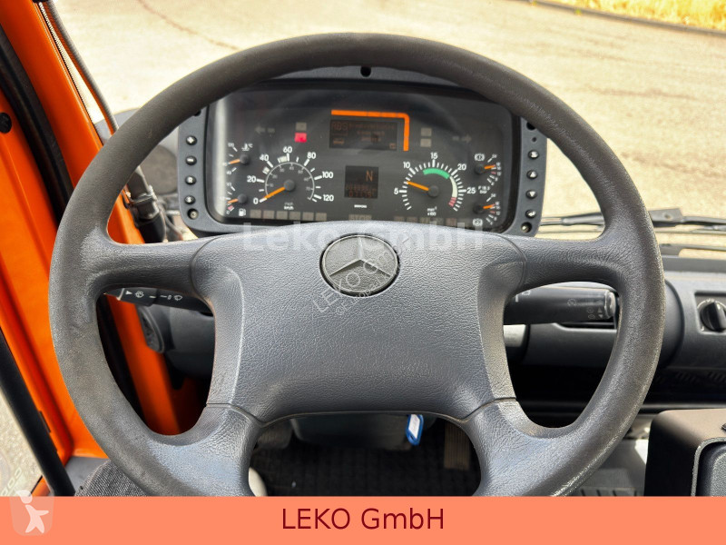شاحنة Mercedes UNIMOG U400