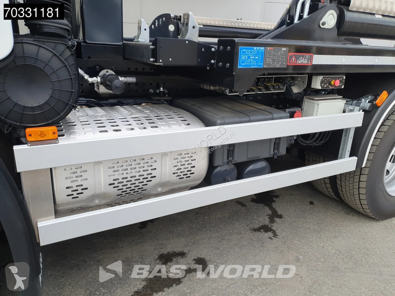 شاحنة Iveco XWay 530 6X2 NEW! Hiab FTR18...