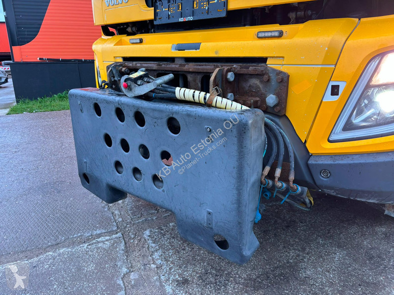 شاحنة Volvo 540 8x4*4 BOX L=6271 mm