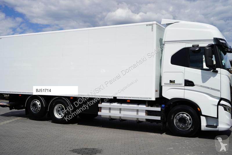 Ciężarówka Iveco / 420 / E 6 / KONTENER + WINDA...