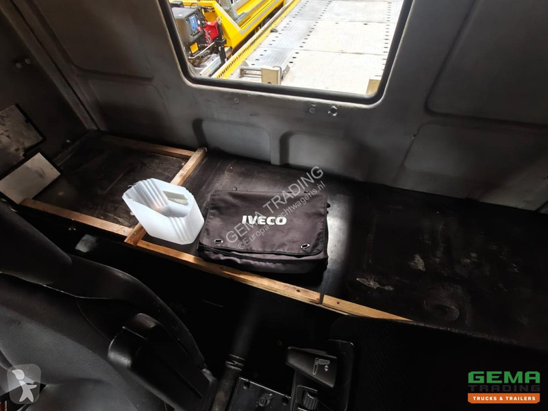 شاحنة Iveco EuroCargo 120-220L 4x2 Half Sleeper...