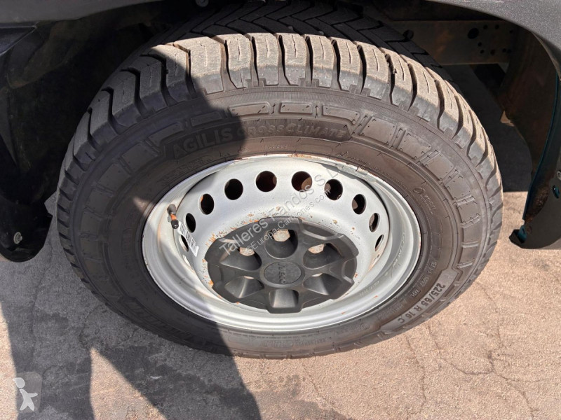 Грузовик Iveco  35S16 3.0 20m3