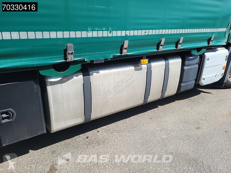شاحنة Volvo 500  6X2 Curtainsider Forklift...