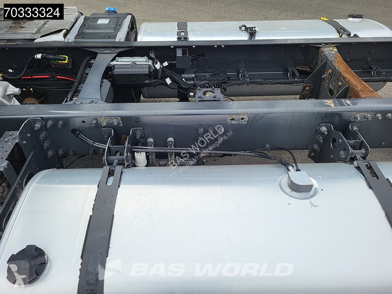شاحنة Volvo 460  6X2 chassis Full Air...