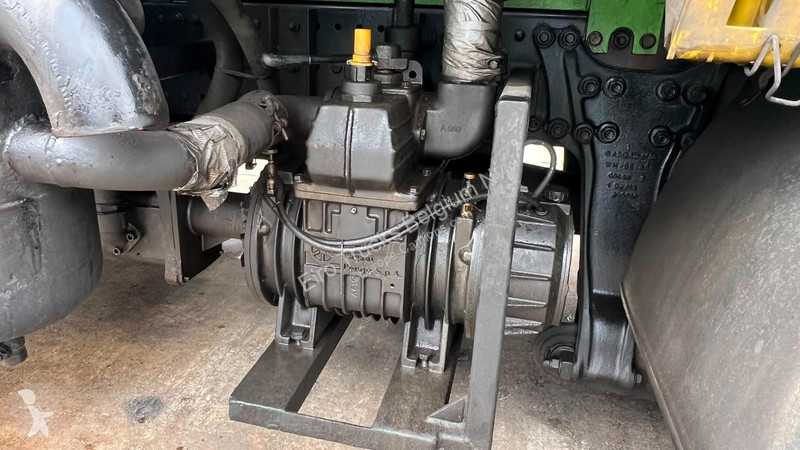 شاحنة Mercedes 2533 (VIDANGEUR / VACUUM /...