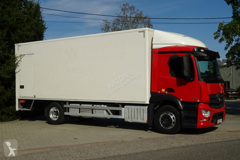 Kamion Mercedes 1833 Euro6 sypialna klima...