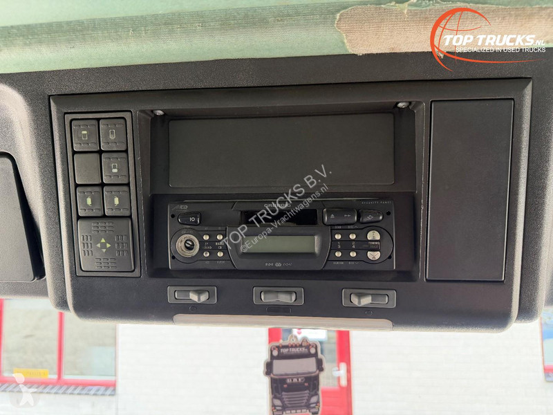 Camion Iveco 180 E28 Box truck - Tail lift - D...