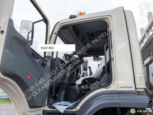 Vrachtwagen Mercedes 166