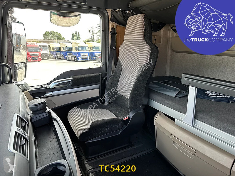 Camion MAN 26.460