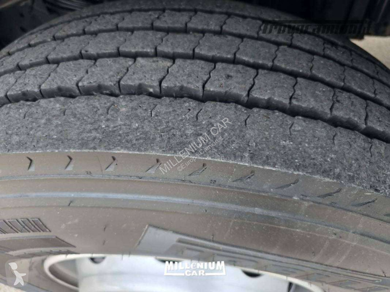 Camion Iveco 360 E5 CELLA 9,60 GRUPPO SPONDA...