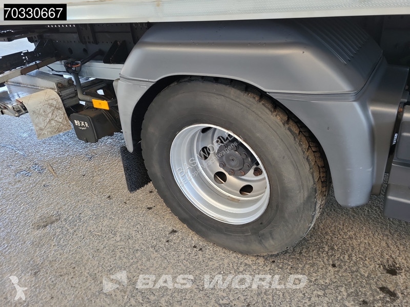 Camión Mercedes 1523 4X2 15t Carrier Supra 850...