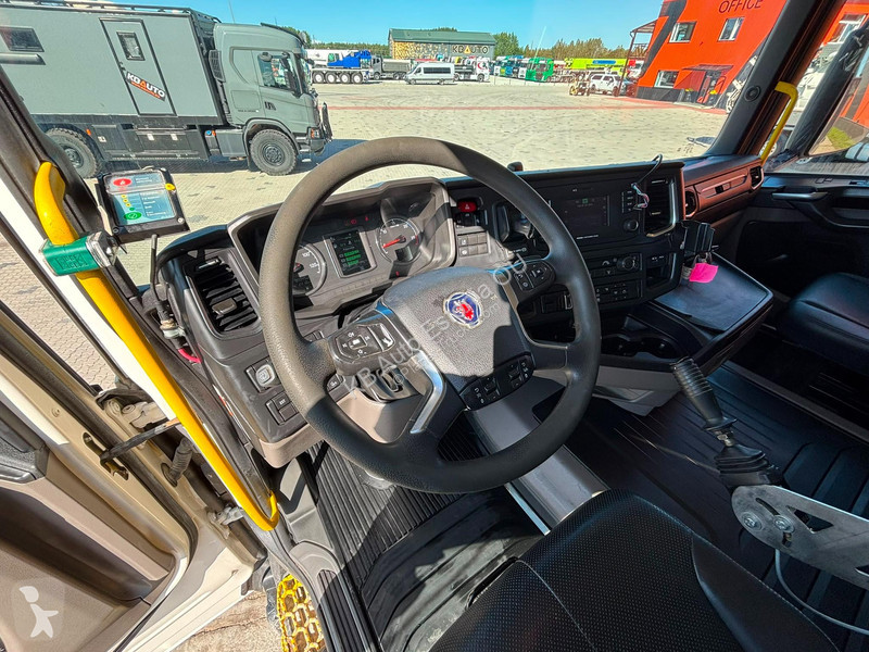Vrachtwagen Scania R 580 8x4 RETARDER / BOX...