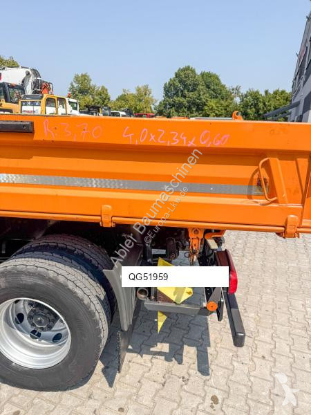 Vrachtwagen Mercedes 1530
