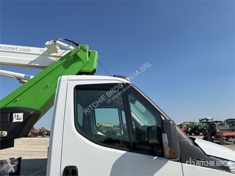 Camion Iveco 19-8,5 HQ 19 m on Iveco 35-140...