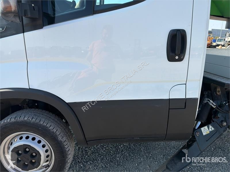 Camion Iveco 19-8,5 HQ 19 m on Iveco 35-140...