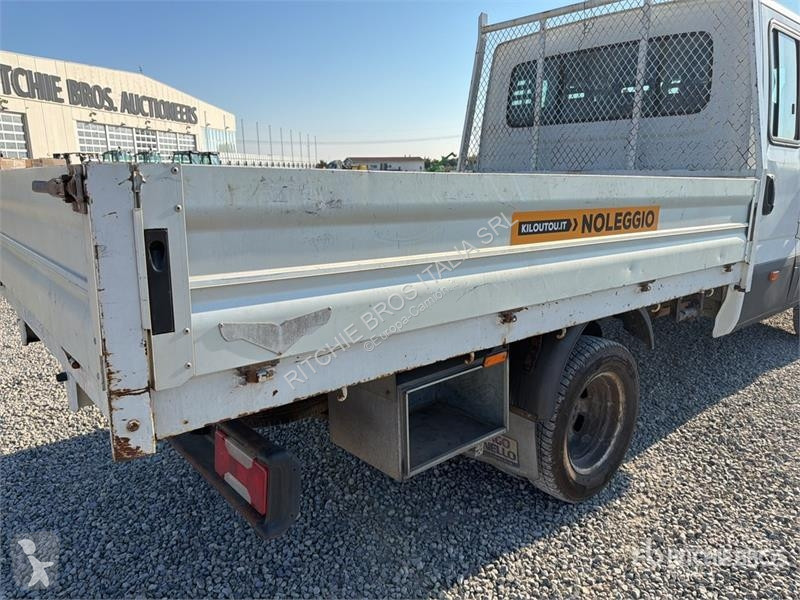 Furgoneta Iveco 35C17 Crew Cab Flatbed Truck