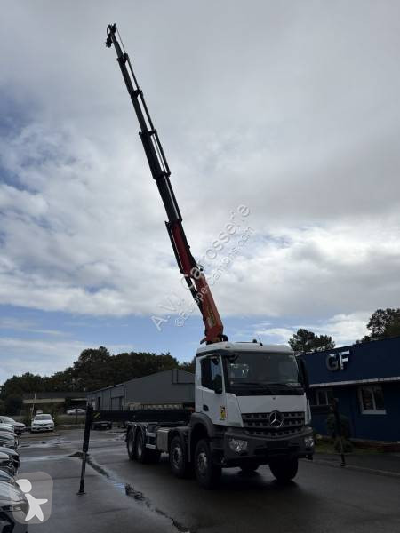 Vrachtwagen Mercedes 3240