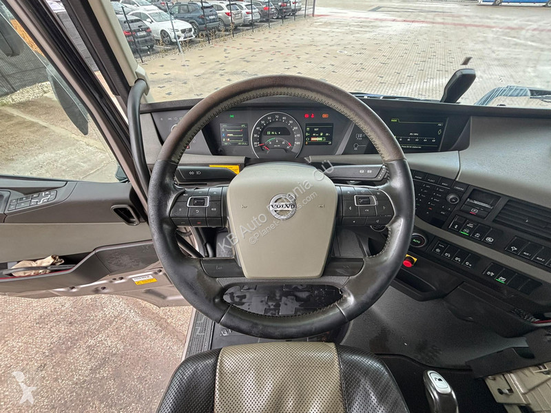 Volvo 540 6x4 RETARDER / BOX L=4449 mm truck