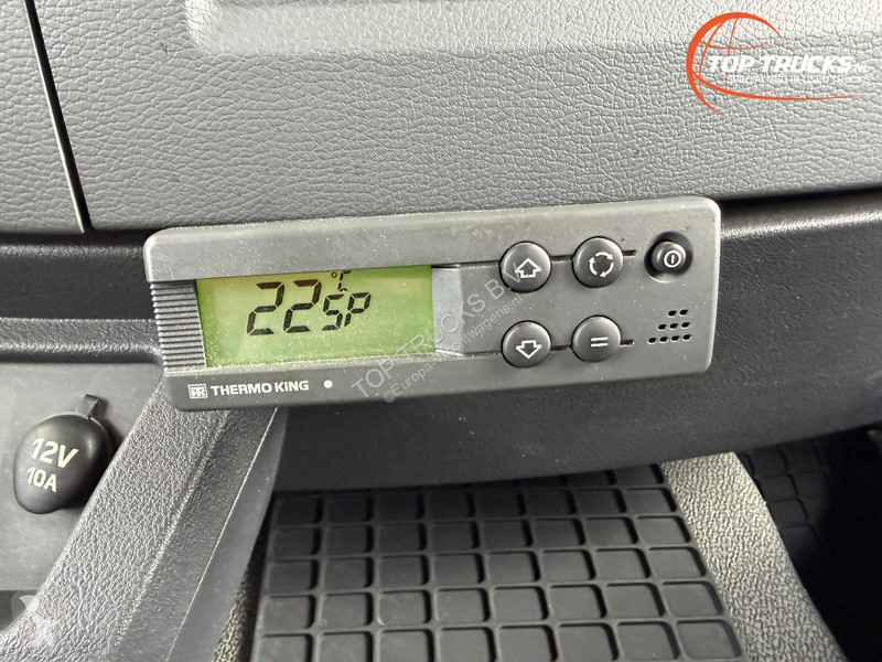 Teherautó Volvo 12210 Refrigerated/Freezer -...