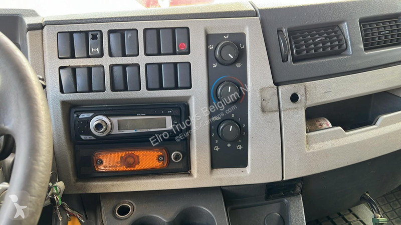 Camión Volvo FL 240 (BOITE MANUELLE / MANUAL...