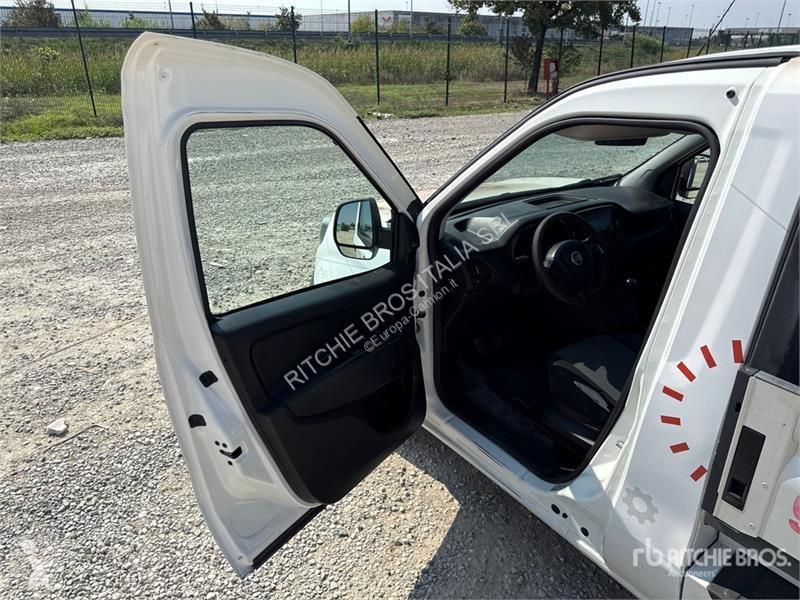 Camión Fiat Work Up Flatbed Truck