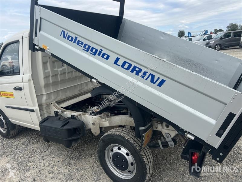 Camion Piaggio NP6 Flatbed Dump Truck