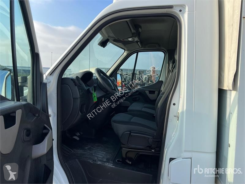 Camião Nissan NV400 P/M Curtain Side Truck