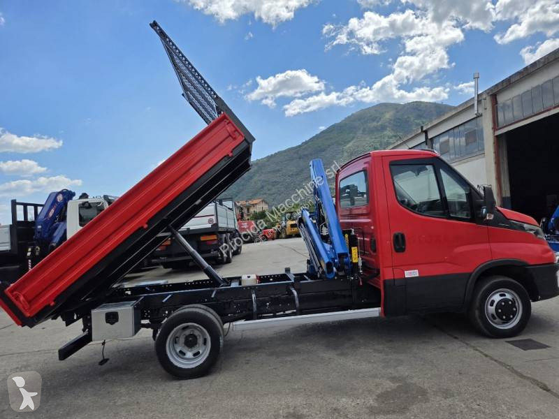 Véhicule utilitaire Iveco 35C12