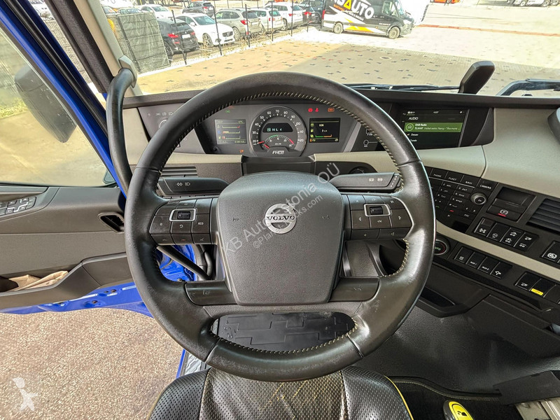 Camion Volvo 650 6x4 RETARDER / TANDEM AXLE...