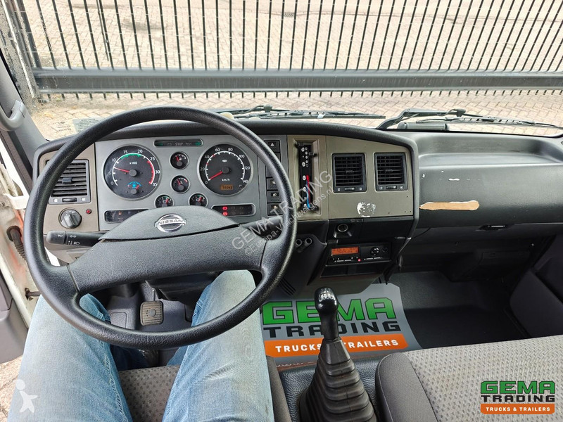 Camion Nissan 4x2 Day Cab Euro5 - 8T - Boxed...