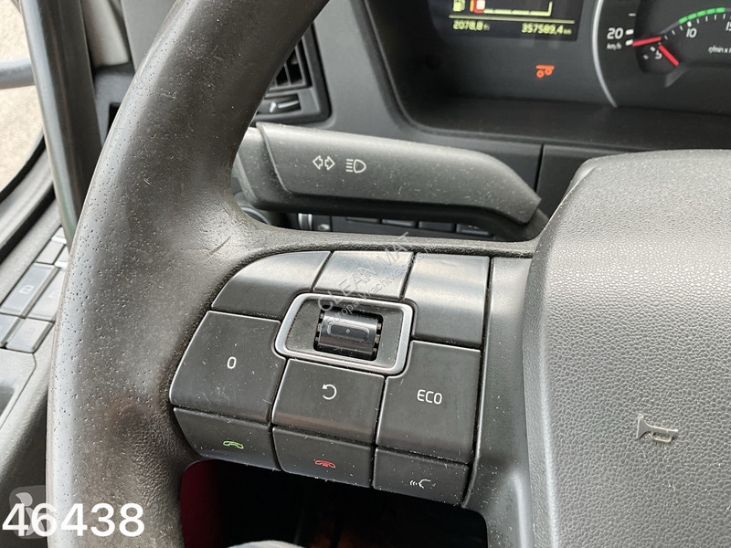 Volvo 460 8x4 Euro 6 HMF 19 Tonmeter Z-kraan truck