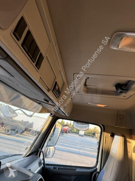 Volvo 380 truck