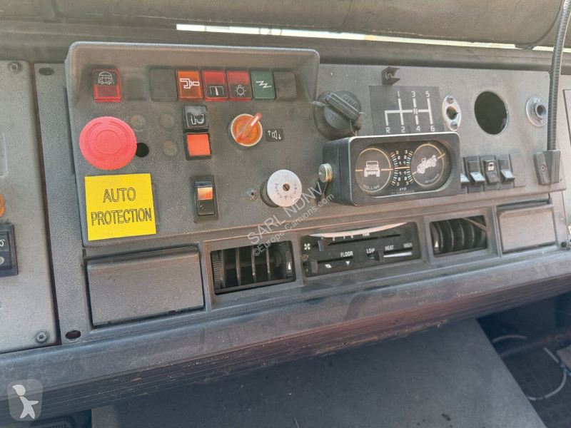 Camion Renault M 210