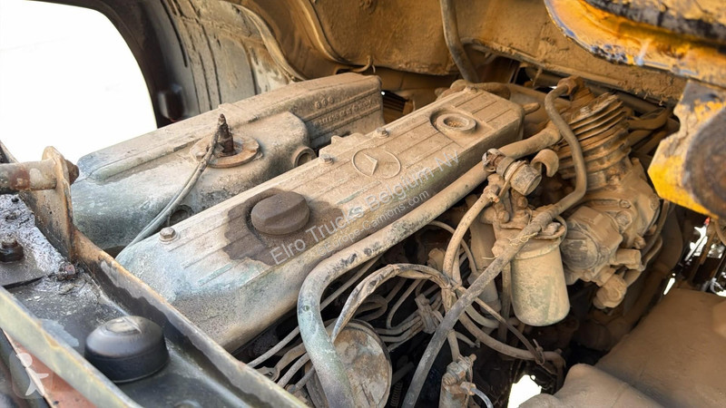 Camion Mercedes SK  (MANUAL PUMP / POMPE...