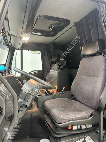 Camion Iveco Cursor 410E44