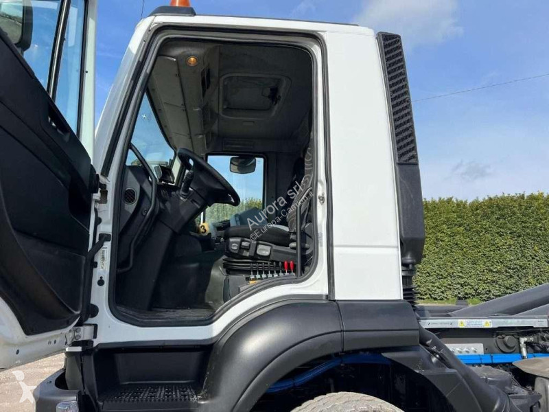 Camion Iveco TRAKKER 360 SCARRABILE 6X4