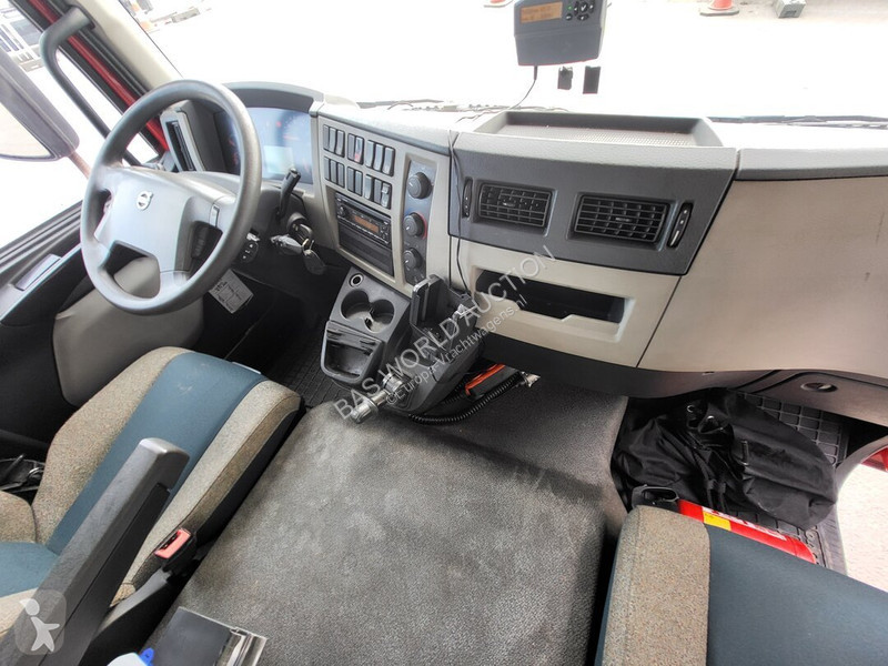 شاحنة Volvo 210