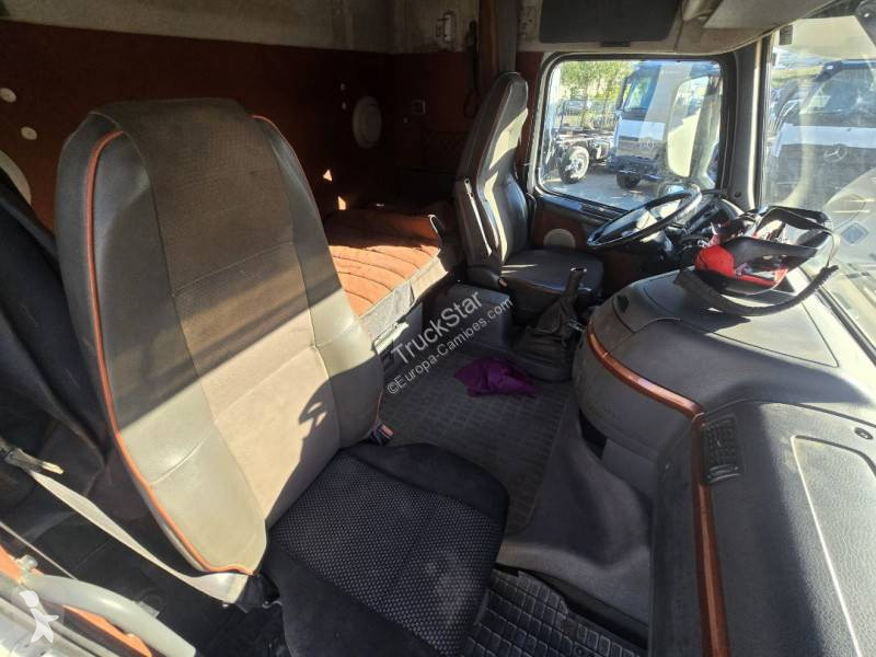 Kamion Volvo 550
