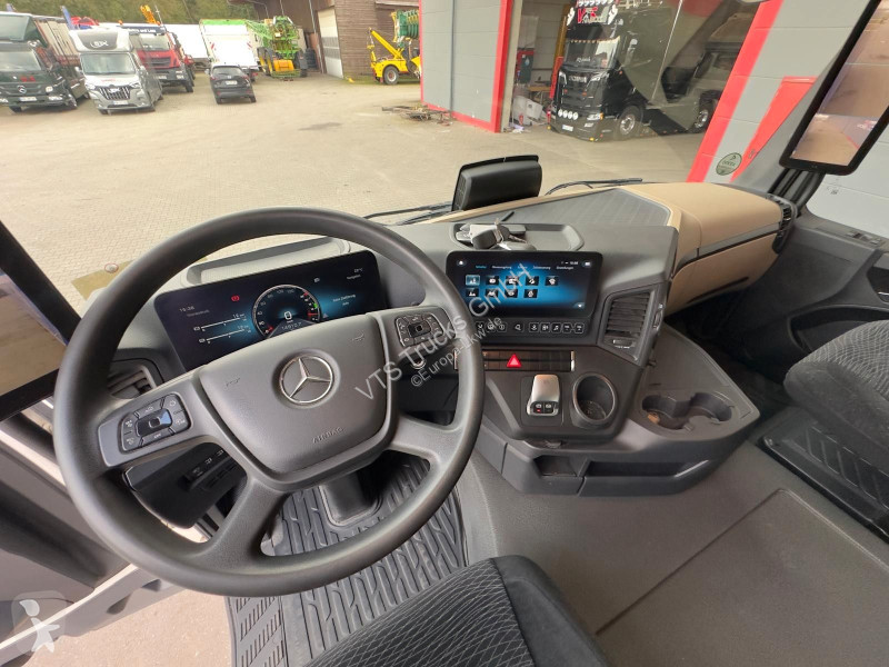 Teherautó Mercedes 2540 6x2LL...